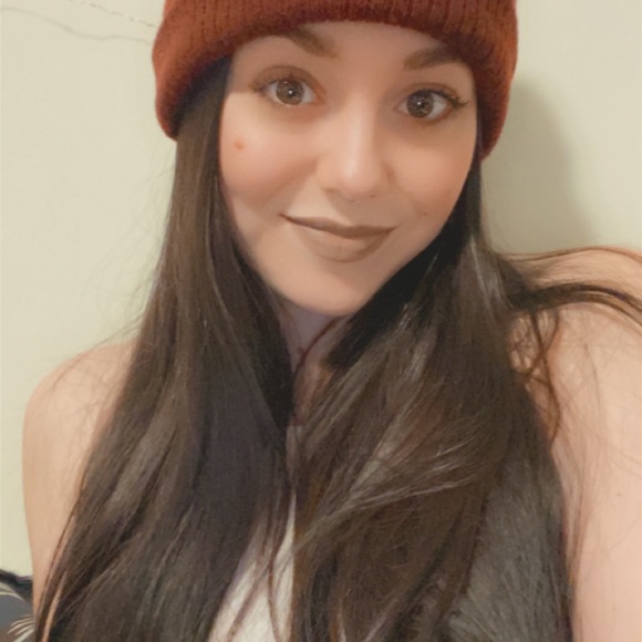 Meet your Posher, Karah - Picture 1 of 1